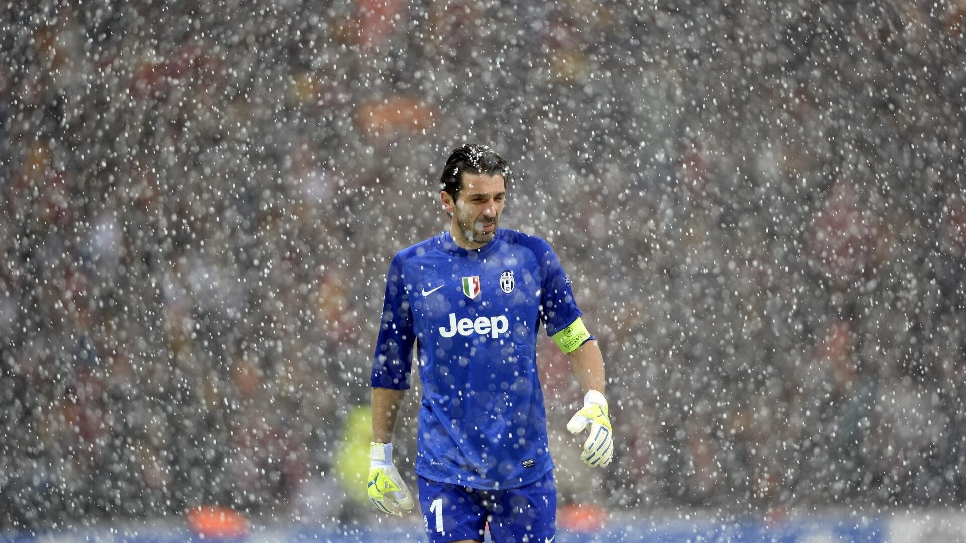 女子4×200米自由泳接力澳大利亚展现团队精神,女子4×100米自由泳接力决赛