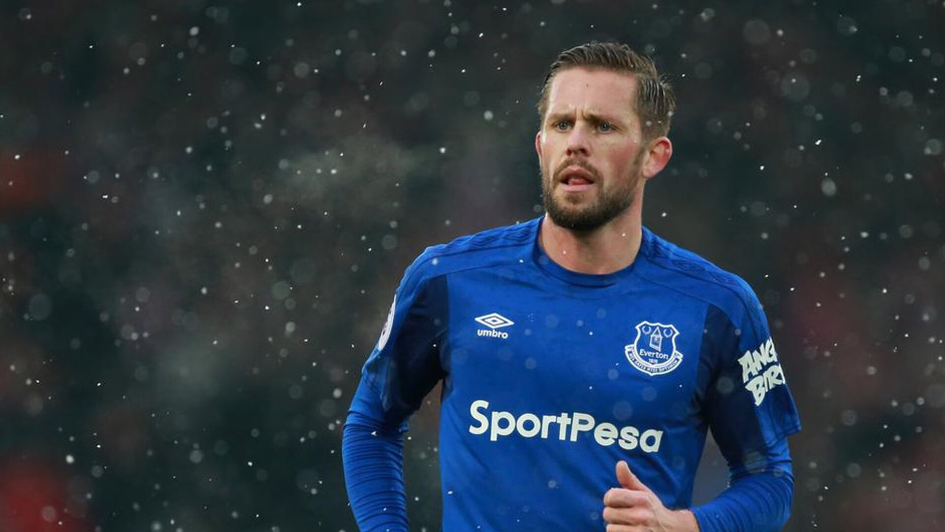 AYX GAMING-弗兰：在全黑队进攻体系中，他总能通过巧妙的跑动为队友创造得分机会